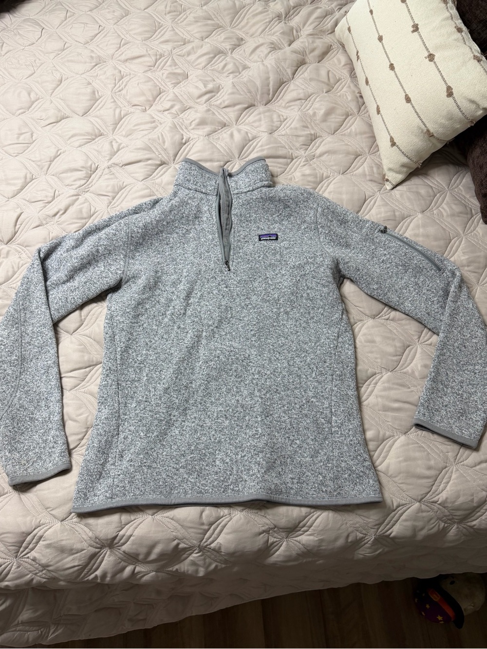 Patagonia Light Gray Half-Zip Cowl Fleece Pullover
